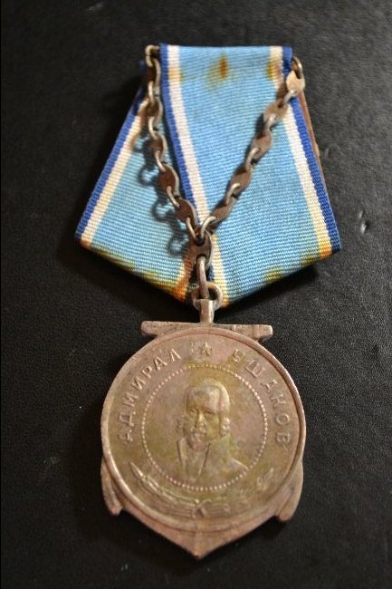 WWII SOVIET RUSSIAN USHAKOV MEDAL: WWII SOVIET RUSSIAN USHAKOV MEDAL. NUMBERED . FROM AN OLD RUSSIAN MEDAL COLLECTION .