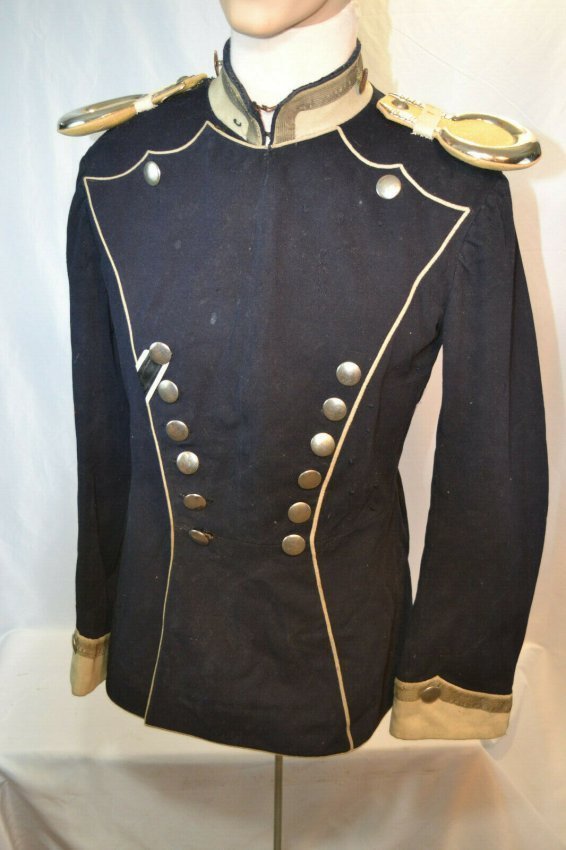 IMPERIAL GERMAN WWI SAXON UHLAN OFFICER'S UNIFORM: RARE ANTIQUE IMPERIAL GERMAN WWI SAXON 4th UHLAN OFFICER'S UNIFORM PARADE TUNIC .GREAT CONDITION FOR ITS AGE WITH SOME MINOR HOLE REPAIRS AND AGE WEAR TO THE DARK BLUE MATERIAL. COMPLETE WITH PARADE E