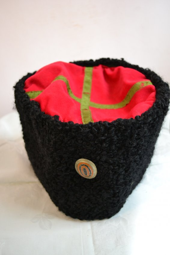 WWI IMPERIAL RUSSIAN COSSACK LAMB FUR PAPAKHA HAT: WWI IMPERIAL RUSSIAN COSSACK LAMB FUR PAPAKHA HAT. LARGE SIZE . GOOD CONDITION WITH AGE AND MISSING LINING.