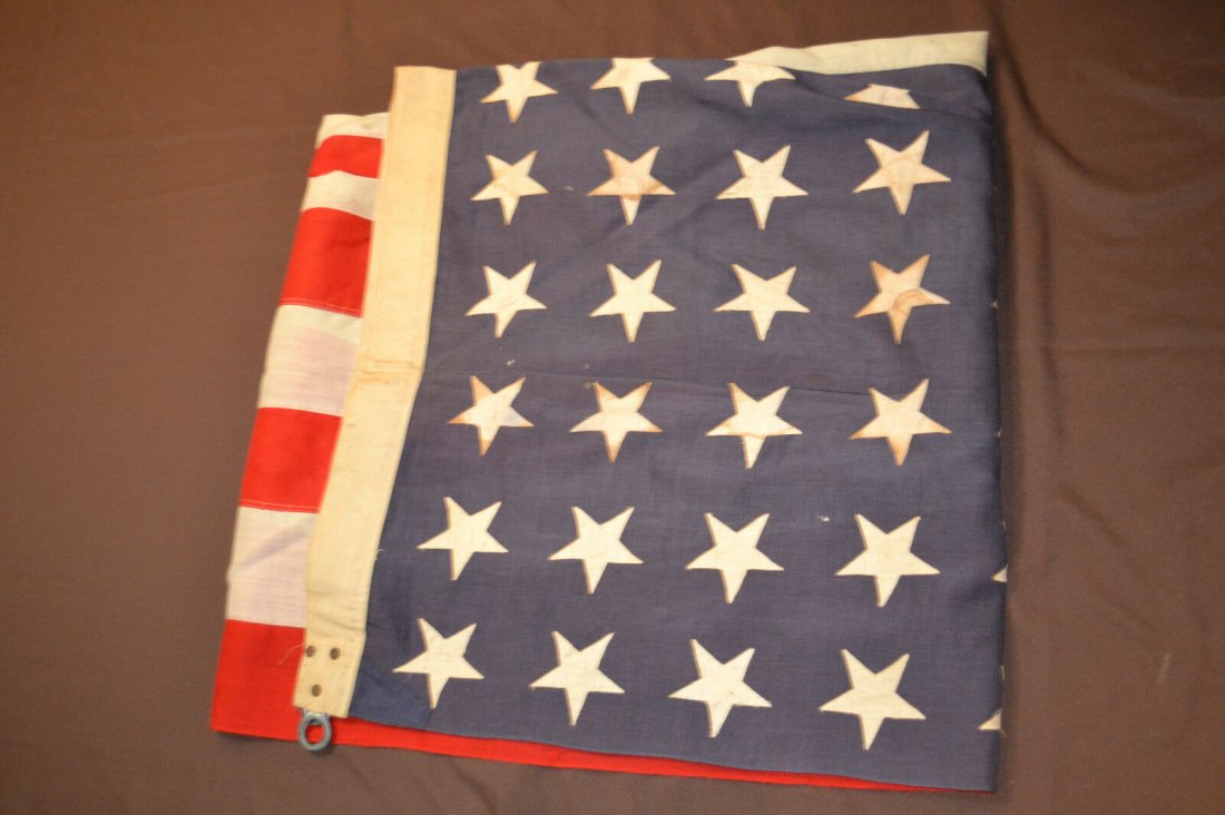 WWII US HUGE 5' X 9.5' ORIGINAL 48 STAR FLAG HEAVY: WWII US HUGE 5' X 9.5' ORIGINAL 48 STAR FLAG HEAVY COTTON STITCHED MULTI PIECE CONSTRUCTION . THESE WERE ISSUED BY THE US MILITARY FOR THE BURIAL OF US SOLDIERS WHO HAD FALLEN IN BATTLE.THIS WOULD HAV