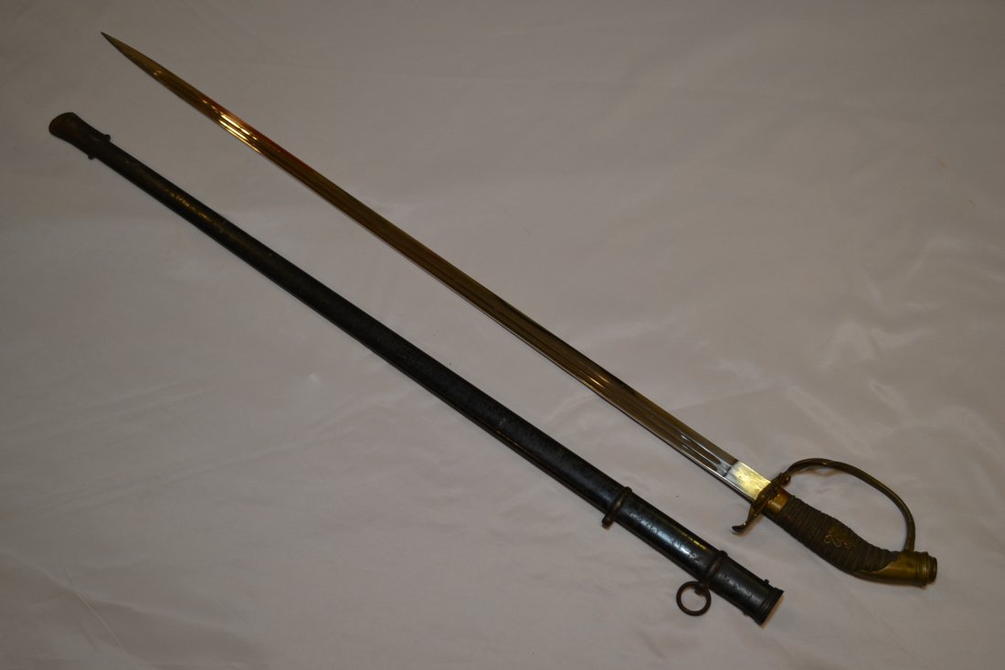 IMPERIAL GERMAN INFANTRY OFFICER'S M-89 SWORD SOLINGEN: IMPERIAL GERMAN INFANTRY OFFICER'S M-89 SWORD SOLINGEN .GREAT OVERALL CONDITION. GUARD IS MISSING THE FOLDING PIECE. VERY NICE AND CLEAN BLADE. 39" LONG WITH 32" BLADE.