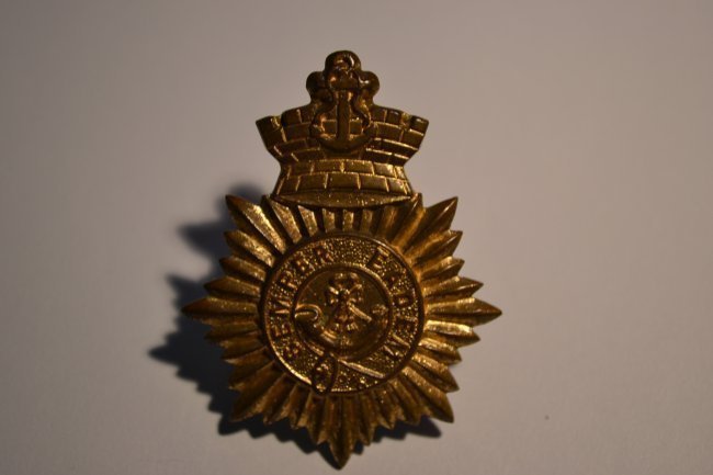 SOUTH AFRICAN CAPE TOWN RIFLES INFANTRY REGIMENT BADGE: SOUTH AFRICAN CAPE TOWN RIFLES INFANTRY REGIMENT BADGE .The Cape Town Rifles (nicknamed Dukes) is an infantry regiment of the South African Army. As a reserve unit, it has a status roughly equivalent 