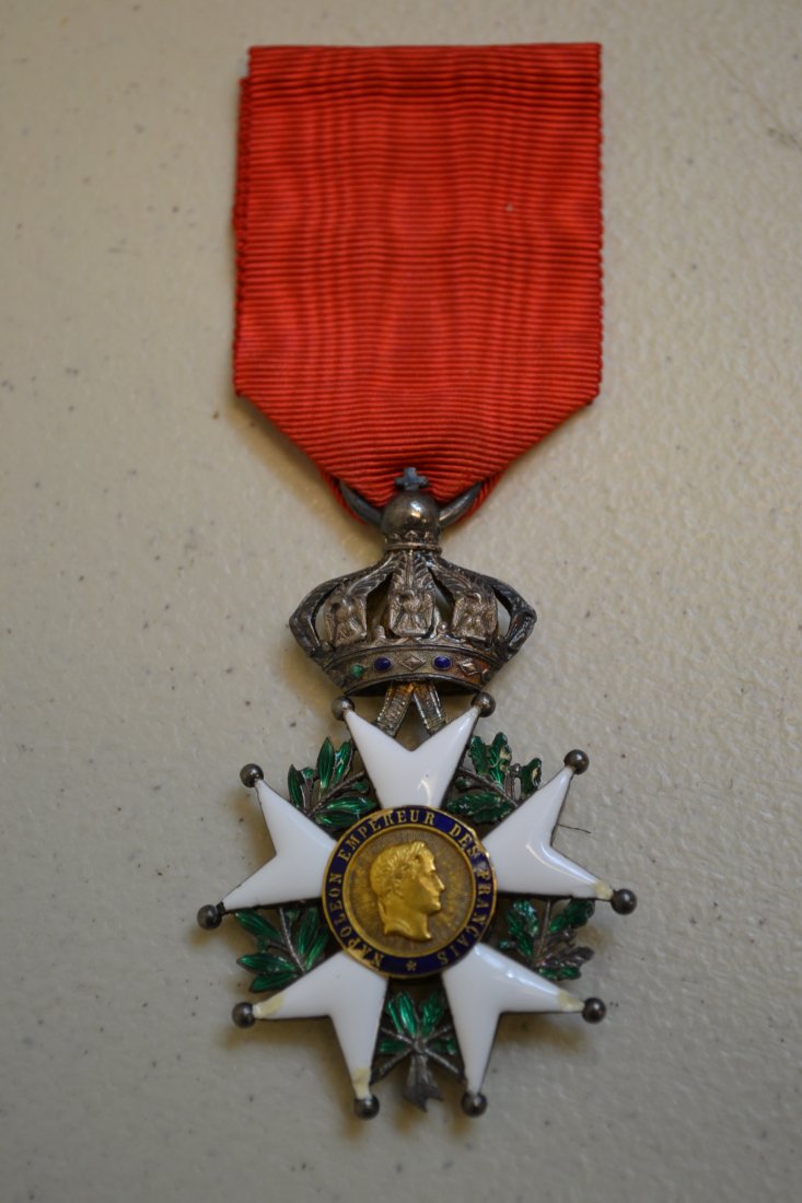 FRANCE FRENCH EMPIRE ORDER OF THE LEGION OF HONOR: FRANCE FRENCH EMPIRE ORDER OF THE LEGION OF HONOR . SILVER AND ENAMELS WITH SOME ENAMEL REPAIRS . NICE ONE .