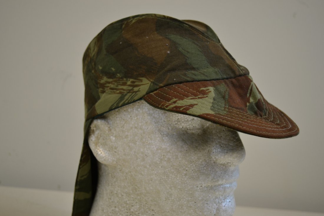 FRENCH FOREIGN LEGION CAMO FIELD CAP WITH NECK FLAP: FRENCH FOREIGN LEGION CAMO FIELD CAP WITH NECK FLAP
