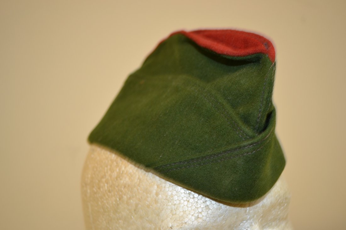 VINTAGE FRENCH FOREIGN LEGION GREEN PILE CAP: VINTAGE FRENCH FOREIGN LEGION GREEN PILE CAP