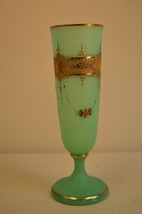 ANTIQUE GREEN GLASS DECORATIVE PAINED VASE: ANTIQUE GREEN GLASS DECORATIVE PAINED VASE . GOLD AND COLORED DECORATION PAINTED . BEAUTIFUL VASE WITH NO FLAWS.
