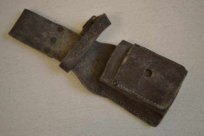 WWII ITALIAN MILITARY RARE PICKAXE BAYONET COMBO FROG: WWII ITALIAN MILITARY RARE PICKAXE BAYONET COMBO FROG . GREAT CONDITION .