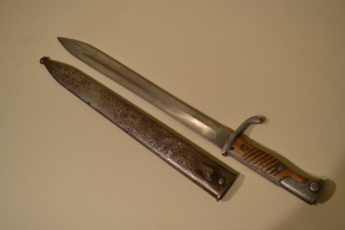 WWI IMPERIAL GERMAN 98/05 BUTCHER BAYONET SIMPSON 1916: WWI IMPERIAL GERMAN 98/05 BUTCHER BAYONET . SIMPSON MADE . DATED 1916 ON THE SPINE. GREAT CONDITION .