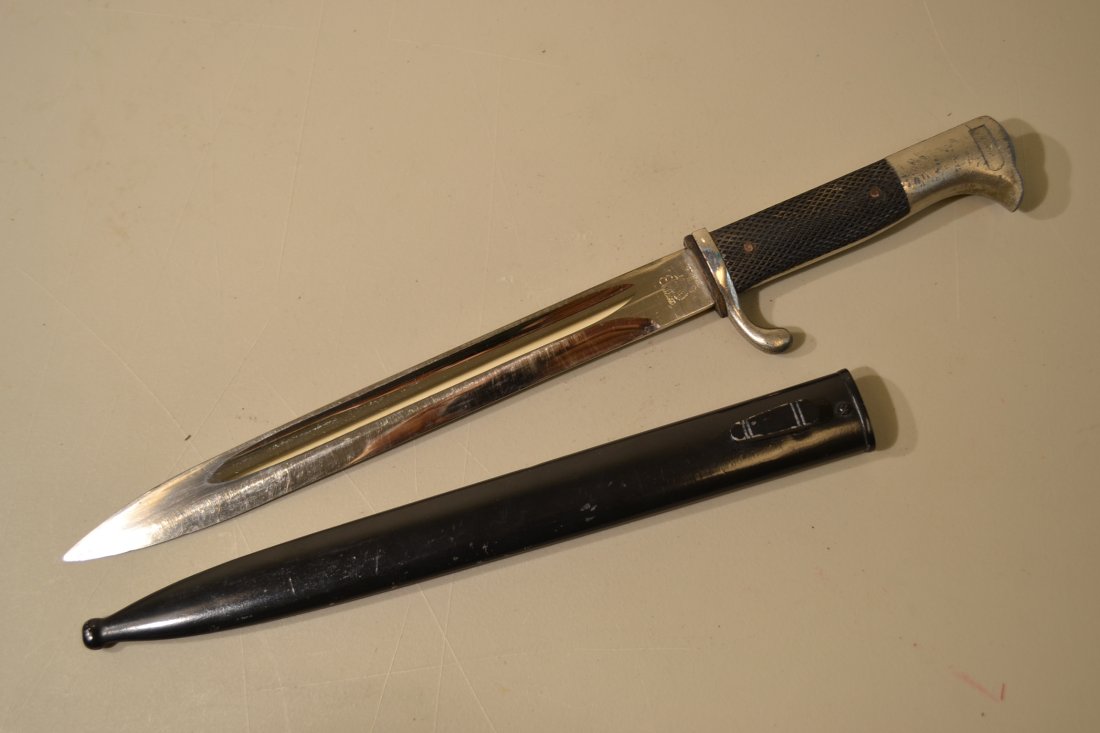 WWII GERMAN LONG DRESS BAYONET EICKHORN: WWII GERMAN LONG DRESS BAYONET . EICKHORN MAKER. NICE AND CLEAN .