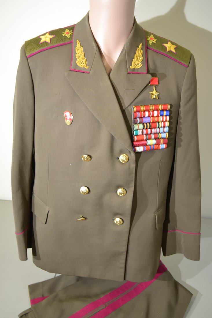 COLD WAR ERA USSR MARSHAL SIGNAL TROOPS UNIFORM TUNIC: COLD WAR ERA USSR MARSHAL OF THE SIGNAL TROOPS UNIFORM TUNIC AND PANTS.. MAGNIFICENT PIECE! HUGE MEDAL RIBBON BAR. HERO OF THE SOVIET UNION WEARERS MEDAL. 60-70'S. MUSEUM ITEM !