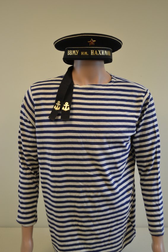 SOVIET RUSSIAN NAVY JUNIOR CADET UNIFORM SHIRT AND CAP: SOVIET RUSSIAN NAVY JUNIOR CADET UNIFORM SHIRT AND CAP. DARES TO 60\'S - 70\'S . GREAT LIKE NEW CONDITION.