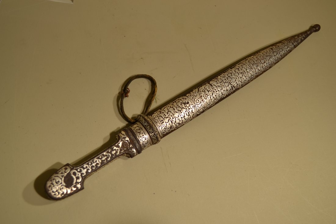IMPERIAL RUSSIAN CAUCASIAN KINJAL DAGGER KAMA SILVER: IMPERIAL RUSSIAN CAUCASIAN KINJAL DAGGER . KAMA . STEEL , SILVER "ZARNISH" 19.5" LONG WITH 12.5" BLADE . FROM PRIVATE COLLECTION OF A.D.L.