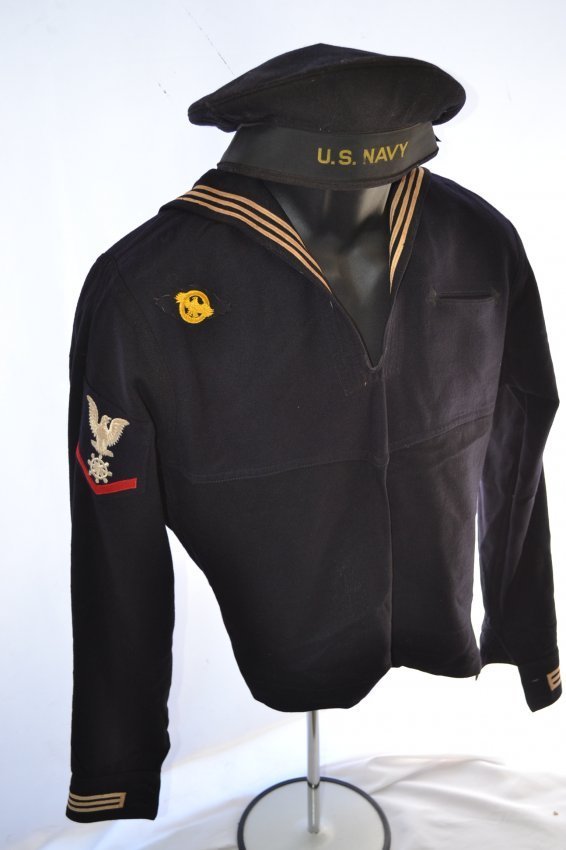 WWII US NAVY PETTY OFFICER UNIFORM JUMPER AND HAT: WWII US NAVY PETTY OFFICER UNIFORM JUMPER AND HAT