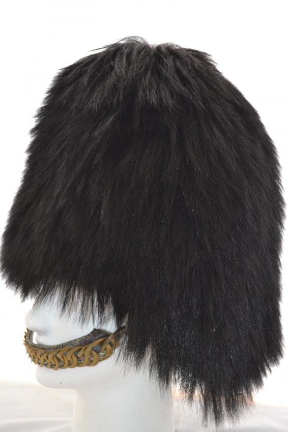 ANTIQUE BRITISH GUARD UNIFORM BEAR SKIN BUSBY: ANTIQUE BRITISH GUARD UNIFORM BEAR SKIN BUSBY . GREAT CONDITION . COMPLETE WITH BRASS CHIN SCALES. NICE DISPLAY PIECE.