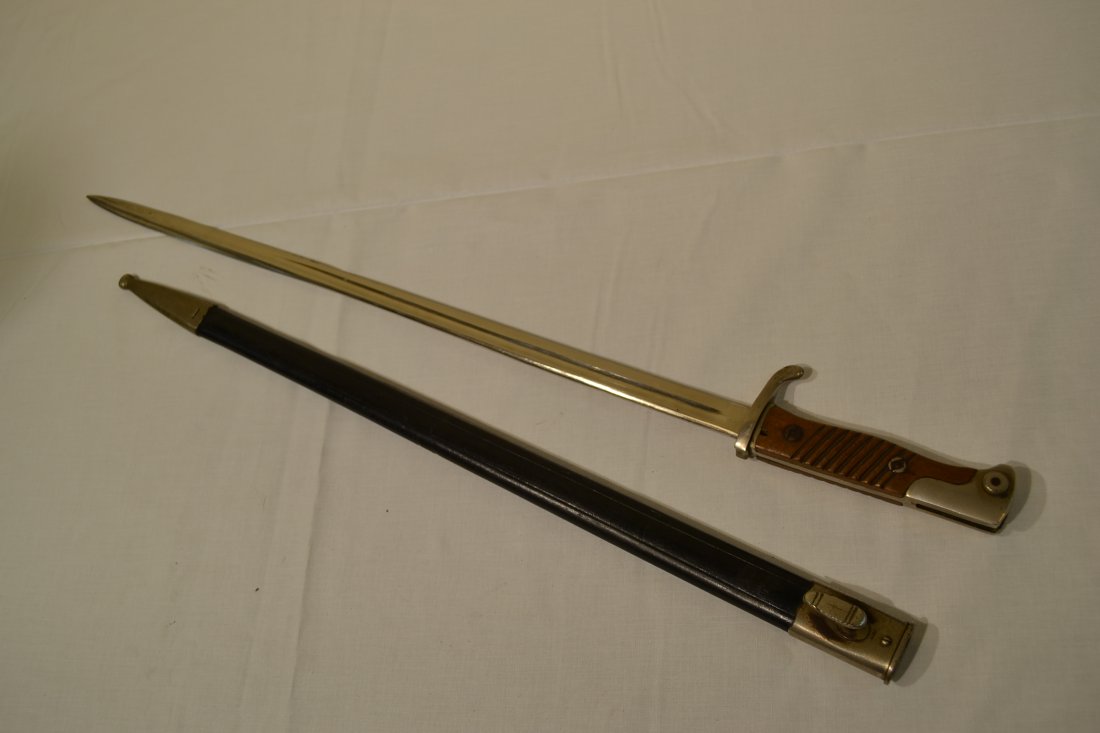 IMPERIAL GERMAN M1898 QUILLBACK BAYONET WITH SCABBARD: IMPERIAL GERMAN M1898 QUILLBACK BAYONET WITH SCABBARD . BEAUTIFUL CONDITION . EARLY EICKHORN STAMPED. NICE LEATHER SCABBARD . NICKEL SILVER FITTINGS .