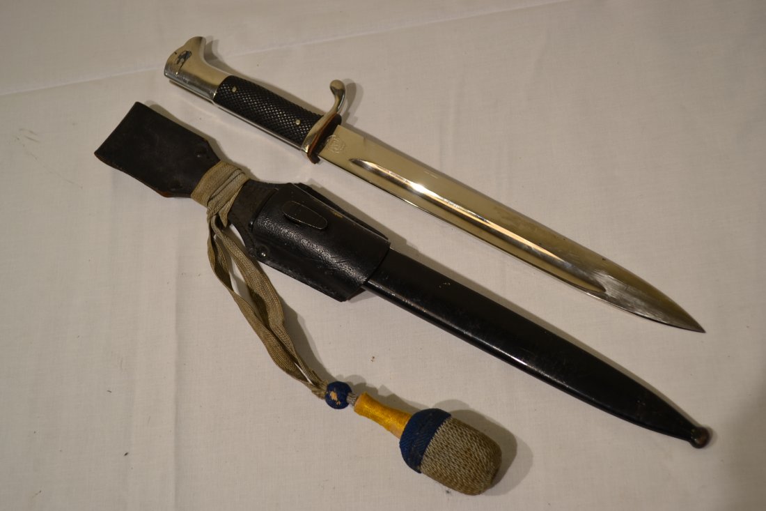 WWII GERMAN ARMY LONG DRESS BAYONET WITH FROG AND KNOT: WWII GERMAN ARMY LONG DRESS BAYONET WITH FROG AND KNOT . VERY NICE AND CLEAN CONDITION . EICKHORN STAMPED . GREAT EXAMPLE.