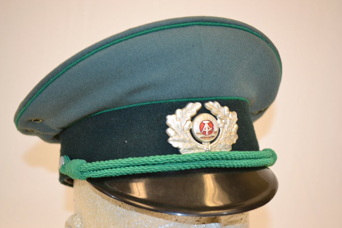 VINTAGE EAST GERMAN VISOR CAP DDR COLD WAR: VINTAGE EAST GERMAN VISOR CAP DDR , COLD WAR ERA . SIZE 57