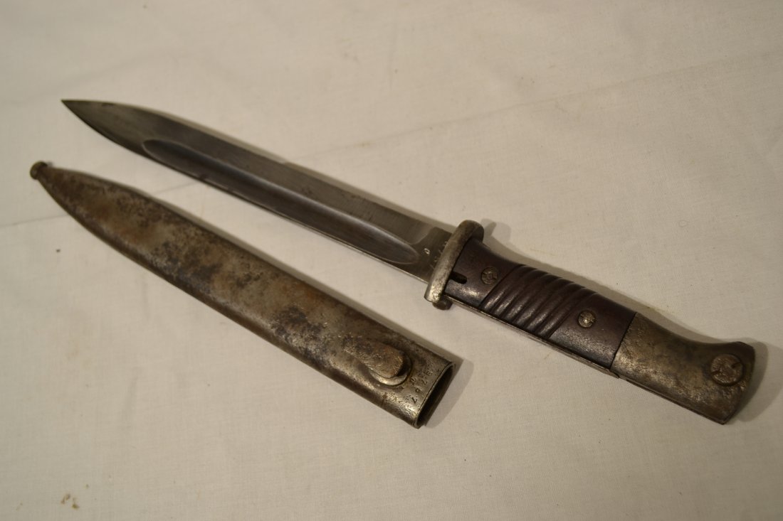WWII GERMAN K98 COMBAT BAYONET 43-44 asw MATCHING: WWII GERMAN K98 COMBAT BAYONET 43-44 asw . MATCHING NUMBERED SCABBARD. VERY UNIQUE 1943 DATED BAYONET AND 1944 DATED SCABBARD AND THE SAME MATCHING NUMBERS. EARLY 1944 BAYONET . GREAT EXAMPLE AND RARE