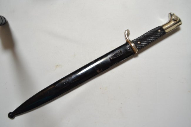 WWII GERMAN NCO OFFICER DRESS BAYONET - MINT EICKHORN: WWII GERMAN NCO OFFICER DRESS BAYONET - MINT CONDITION . EICKHORN BLADE . BEAUTIFUL NICE AND CLEAN BAYONET