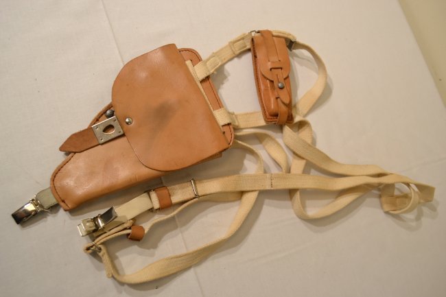 EAST GERMAN MAKAROV / WALTHER PP SHOULDER HOLSTER: EAST GERMAN MAKAROV / WALTHER PP SHOULDER HOLSTER