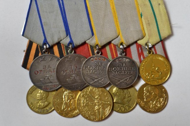 WWII SOVIET RUSSIAN MEDAL BAR GROUP OF 10: WWII SOVIET RUSSIAN MEDAL BAR GROUP OF 10