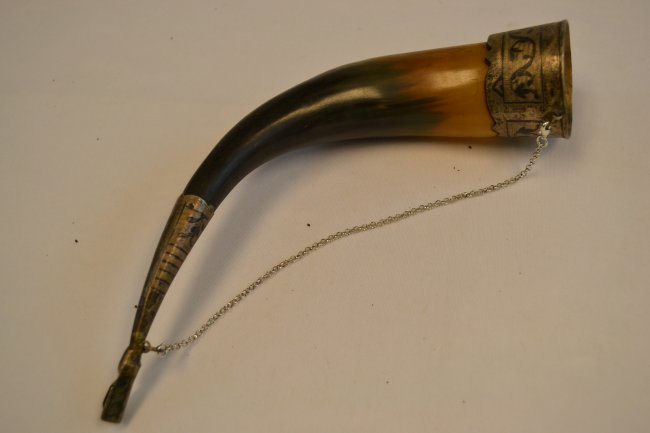 ANTIQUE GEORGIAN CAUCASIAN DRINKING HORN SILVER NIELLO: ANTIQUE GEORGIAN CAUCASIAN DRINKING HORN SILVER NIELLO. 11" LONG