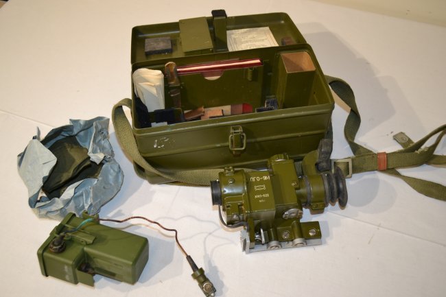 ORIGINAL SOVIET RUSSIAN MILITARY SIGHT PGO-9M IN BOX: ORIGINAL SOVIET RUSSIAN MILITARY SIGHT PGO-9M IN BOX . LIKE NEW NEVER USED CONDITION COMPLETE WITH BOX AND PAPERS .
