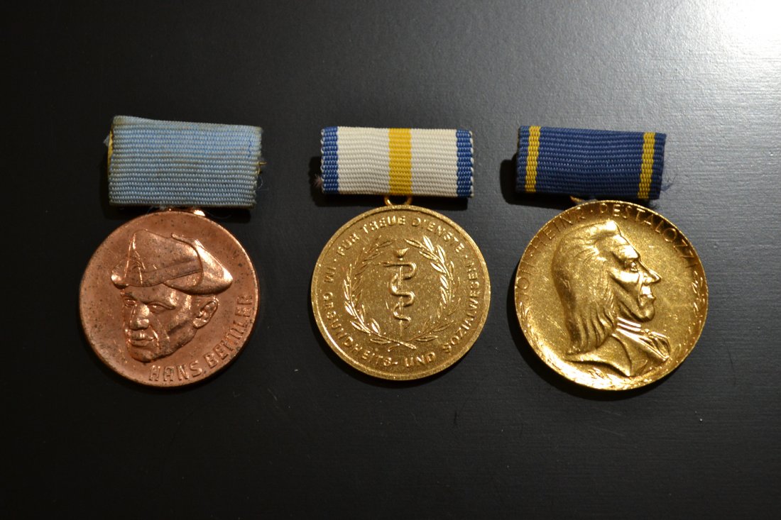 EAST GERMAN DDR MEDALS SET OF 3: EAST GERMAN DDR MEDALS SET OF 3