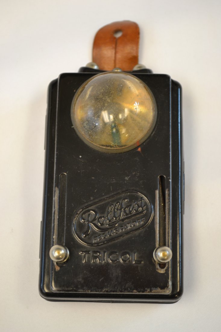 WWII GERMAN TYPE CZECH MADE FLASHLIGHT TRICOL: WWII GERMAN TYPE CZECH MADE FLASHLIGHT TRICOL . IDENTICAL TO WWII GERMAN. STILL RETAINS OLD BATTERY INSIDE.