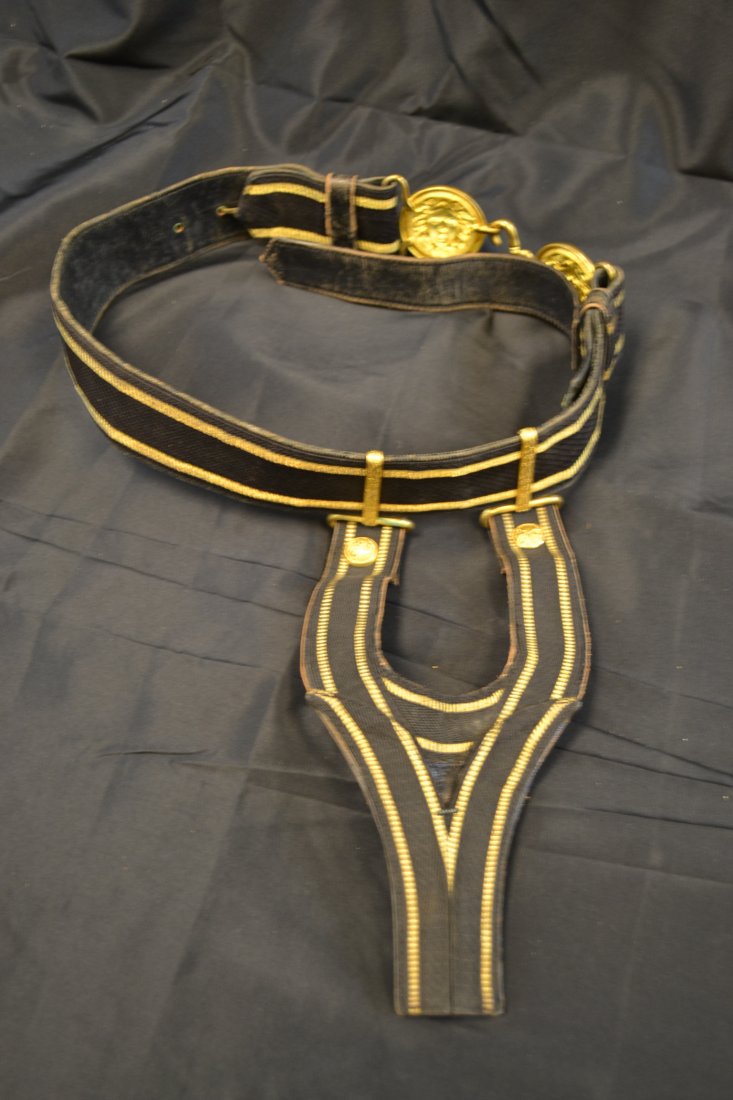 ANTIQUE VICTORIAN BRITISH SWORD BELT WITH HANGER: ANTIQUE VICTORIAN BRITISH SWORD BELT WITH SWORD HANGER . VERY NICE CONDITION.