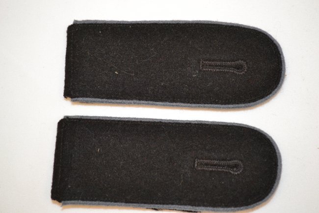 WWII WAFFEN SS TRANSPORTATION SHOULDER BOARDS: WWII WAFFEN SS TRANSPORTATION SHOULDER BOARDS . NICE CLEAN PAIR .