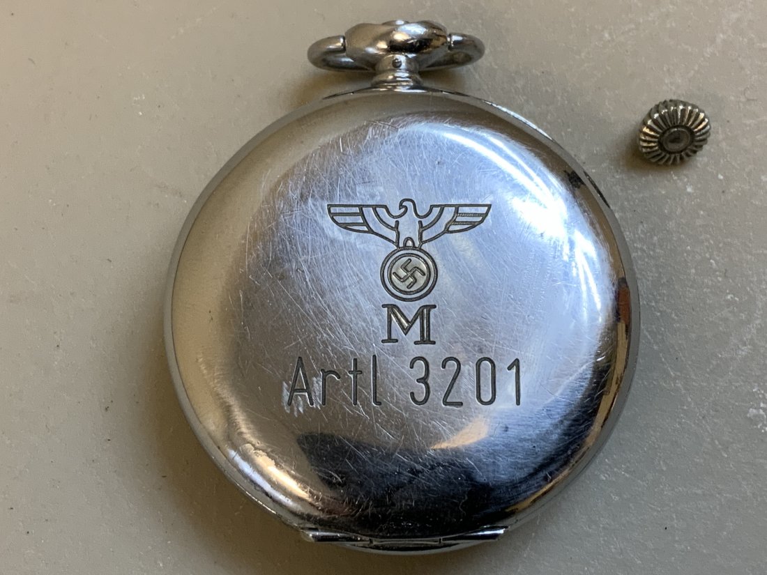 WWII GERMAN NAVY KRIEGSMARINE U BOAT TORPEDO TIMER: WWII GERMAN NAVY KRIEGSMARINE U BOAT TORPEDO TIMER STOP WATCH . WELL USED WITH BROKEN STEM KNOB (INCLUDED) . NICE KRIEGSMARINE EAGLE .