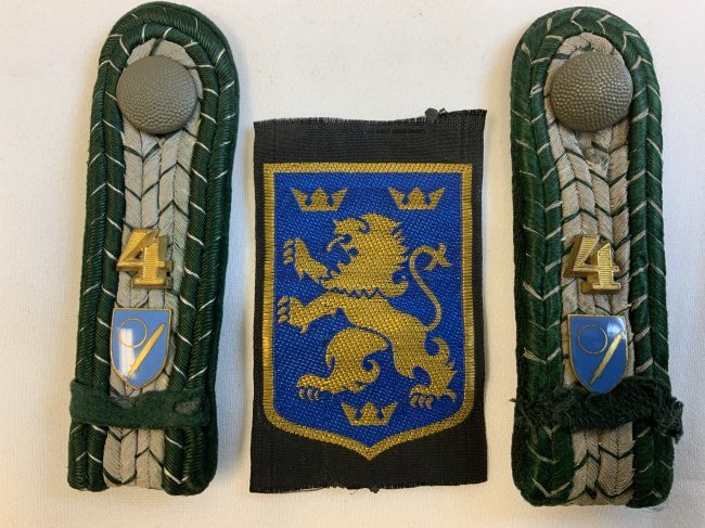 WWII GERMAN WAFFEN SS UKRAINIAN DIV. "GALIZIEN" SET: 14th Waffen-Grenadier Division "Galizien" of the Waffen-SS (Ukrainian Nr. 1)set of shoulder boards and sleeve insignia. Polizei type shoulder boards with enameled cyphers .Galizien lion shoulder patch