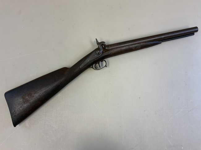 ANTIQUE CIVIL WAR ERA DOUBLE BARREL SAWED OFF SHOTGUN: ANTIQUE CIVIL WAR ERA PERCUSSION DOUBLE BARREL SAWED OFF SHOTGUN . RELIC CONDITION . GREAT CONVERSATIONAL PIECE AND WALL HANGER . 31" LONG . 14" LONG BARRELS .