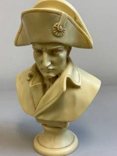 NAPOLEON BONAPARTE BUST: NAPOLEON BONAPARTE BUST . NICE LARGE SIZE . HEAVY . MADE FROM SOME SORT OF COMPOUND LIKE BAKELITE OR CELLULOID . 10" TALL .