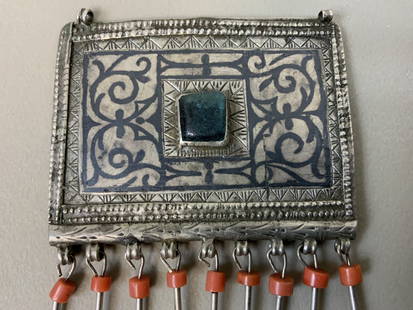 ANTIQUE CAUCASIAN SILVER NIELLO CORRAL DECOR. PENDANT: ANTIQUE CAUCASIAN SILVER NIELLO CORRAL DECORATIVE PENDANT . SIGNED IN ARABIC .3" X 4"