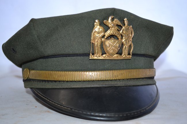 OLD WWII ERA NYPD POLICE VISOR CAP HAT NEW YORK CITY: OLD WWII ERA NYPD POLICE VISOR CAP HAT NEW YORK CITY . VERY GOOD CONDITION . RARE FIND.