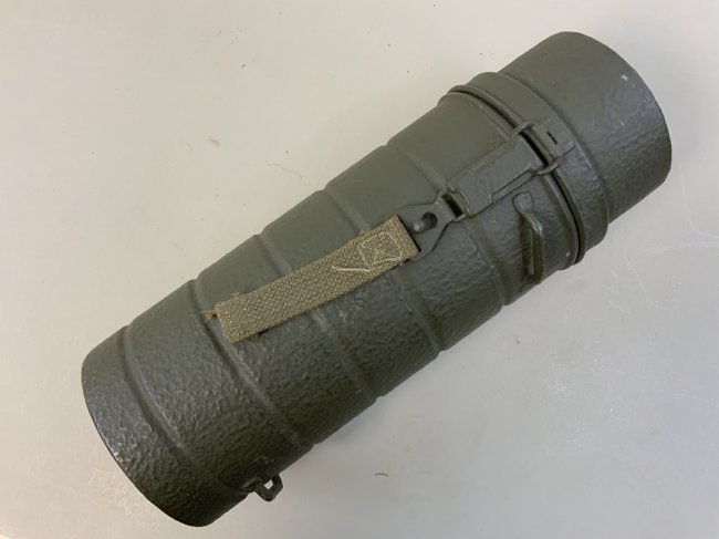GERMAN POST WAR MILITARY ISSUE GAS MASK CANISTER: GERMAN POST WAR MILITARY ISSUE GAS MASK CANISTER