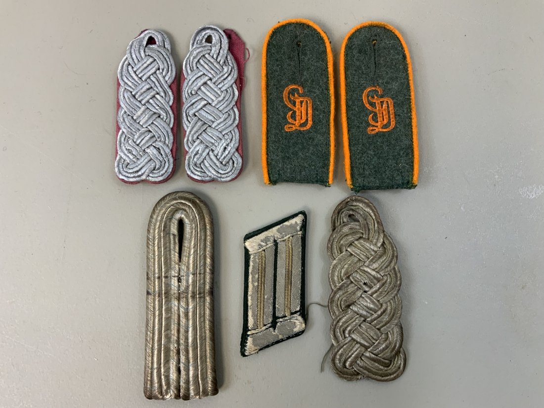WWII GERMAN LOT OF SHOULDER BOARDS: LOT OF WWII GERMAN SHOULDER BOARDS. SOME REPRODUCTIONS AND ORIGINALS MIX.