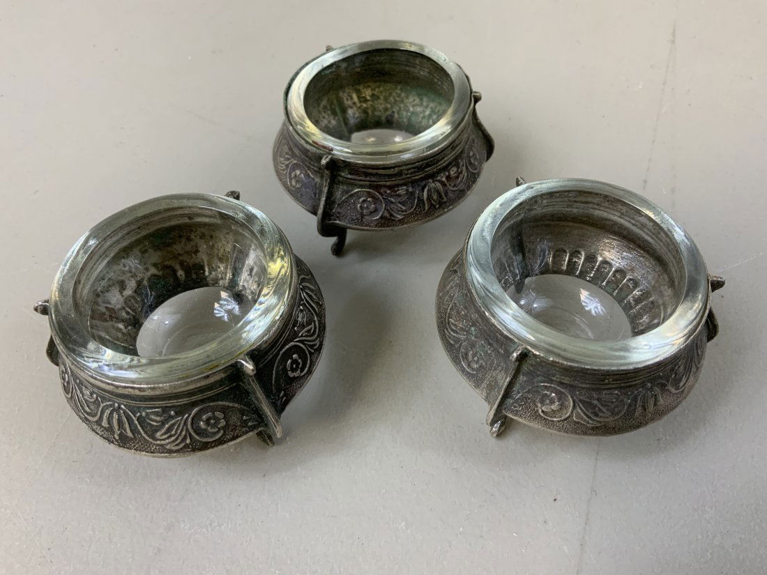 VINTAGE RUSSIAN OPEN SALT CELLARS NICKEL SILVER 60's: VINTAGE RUSSIAN OPEN SALT CELLARS NICKEL SILVER 60's . SET OF 3 .