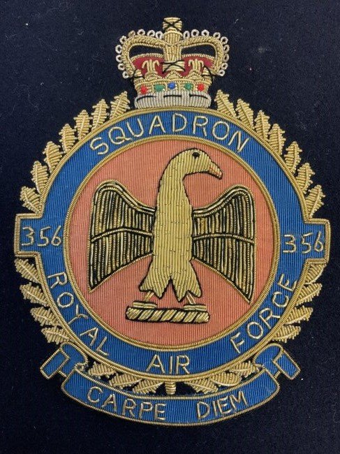 BRITISH MILITARY ROYAL AIR FORCE 356 SQUADRON LARGE EMBROIDERY: BRITISH MILITARY ROYAL AIR FORCE 356 SQUADRON LARGE EMBROIDERY. BEAUTIFUL WIRE BULLION WORK. HIGH QUALITY . 8" x 6 1/4 .