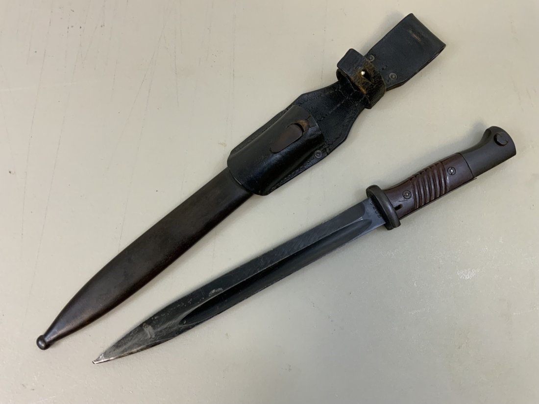 WWII GERMAN K98 COMBAT BAYONET LATE WAR 43asw MATCHING: WWII GERMAN K98 COMBAT BAYONET LATE WAR . 43asw STAMPED. MATCHING NUMBERS WITH SCABBARD. OVERALL GREAT CONDITION COMPLETE WITH LEATHER FROG DATED 1940 . SOME DENTS ON THE BACK OF SCABBARD . GREAT MATC