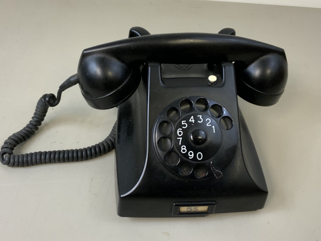 ERICSSON VINTAGE BAKELITE DESK PHONE TELEPHONE ART DECO ROTARY SET: OLD ERICSSON VINTAGE BAKELITE DESK PHONE TELEPHONE ART DECO ROTARY SET .