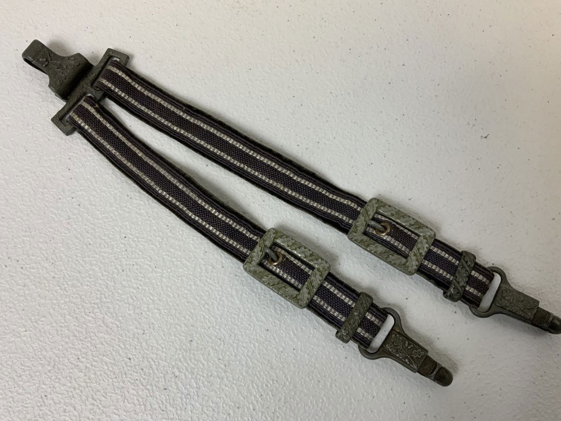 WWII GERMAN LUFTWAFFE OFFICERS DELUXE MODEL DAGGER HANGERS: WWII GERMAN LUFTWAFFE OFFICERS DELUXE MODEL DAGGER HANGERS . GREAT CONDITION. DELUXE WITH OAK LEAVES METAL FURNITURE .