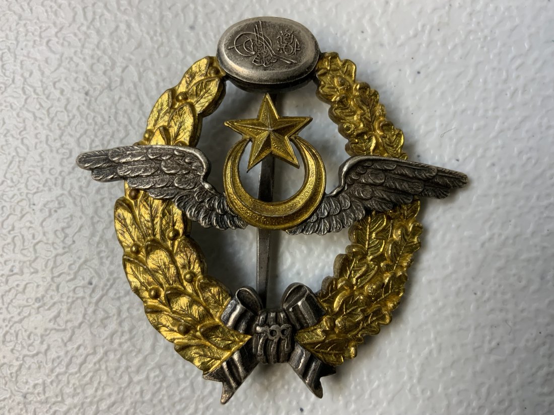OTTOMAN TURKEY WWI MILITARY PILOT BADGE: OTTOMAN TURKEY WWI MILITARY PILOT BADGE. STRIKING DETAILS. GERMAN MADE BADGE. RARE .