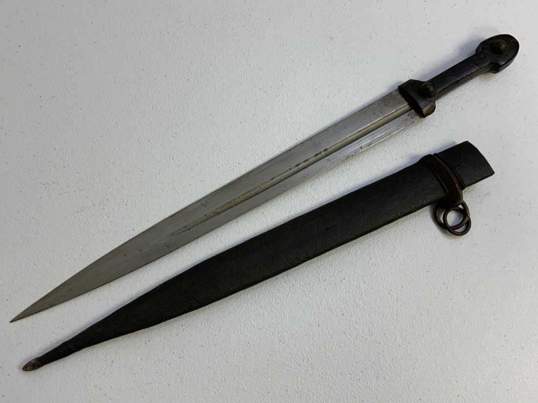 ANTIQUE RUSSIAN COSSACK CAUCASIAN COMBAT GRADE KINJAL DAGGER: ANTIQUE RUSSIAN COSSACK CAUCASIAN KINJAL DAGGER . COMBAT GRADE WITH NO DECORATIONS. METAL RING ATTACHMENT . 22" LONG WITH 15" BLADE