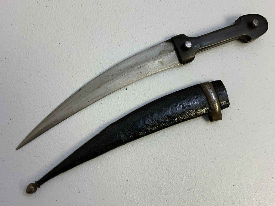 ANTIQUE RUSSIAN CAUCASIAN KINJAL BEBUT DAGGER: ANTIQUE RUSSIAN CAUCASIAN KINJAL BEBUT DAGGER . 14.5" LONG WITH 8" BLADE