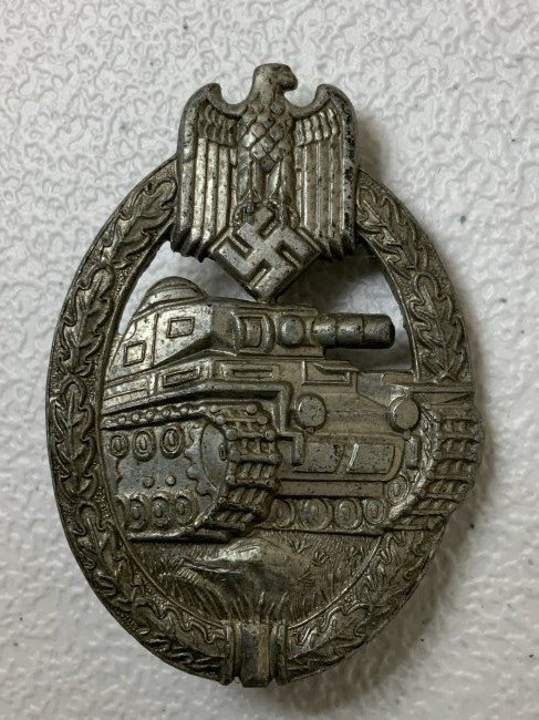 WWII GERMAN TANK PANZER ASSAULT BADGE IN SILVER: WWII GERMAN TANK PANZER ASSAULT BADGE IN SILVER . LATE WAR EXAMPLE. MARKED FLL 43