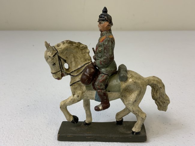 GERMAN NAZI PERIOD LINEOL TOY FIELD MARSHAL VON HINDENBURG ON HORSE: GERMAN NAZI PERIOD LINEOL TOY FIELD MARSHAL VON HINDENBURG ON HORSE C1930'S .GREAT CONDITION . RARE .