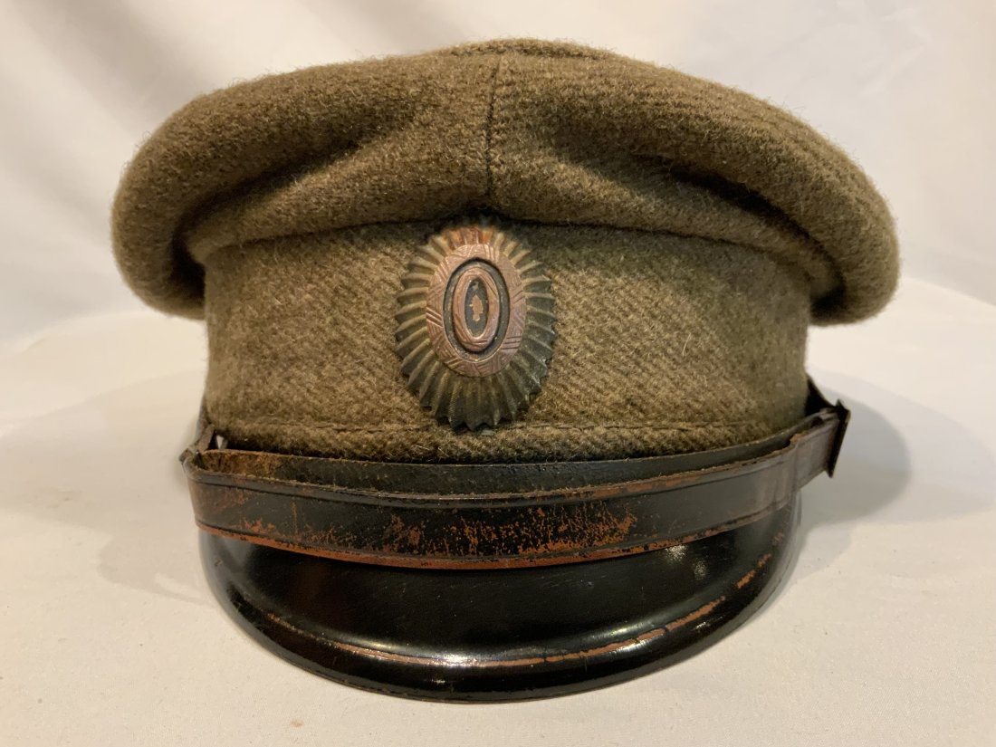 IMPERIAL RUSSIA WWI OFFICER'S VISOR HAT FIELD GREEN: IMPERIAL RUSSIA WWI OFFICER'S VISOR HAT FIELD GREEN . WOOL WARTIME MATERIAL. GREAT CONDITION FOR ITS AGE .